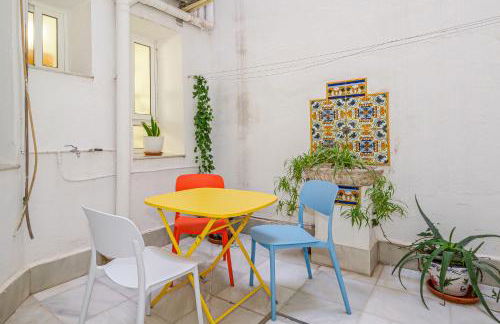 Bonito y muy fresco apartamento con patio privado - Photo 2