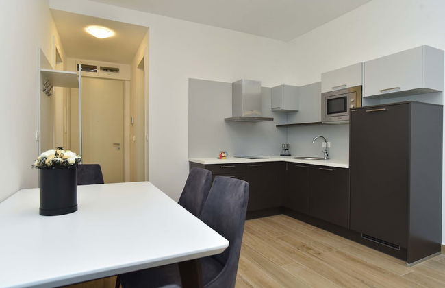 ROYAL GARDENS Apartments - Photo 63