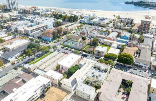 Stylish Long Beach Retreat Walk to Beach Bars - Foto 12