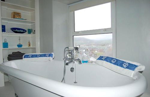 Dolphin Beach House In Tywyn - Photo 34