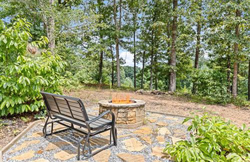 Cabin For Two Near Helen w Spa Amenities - Foto 28