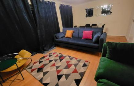 Garland Lovely House with Garden, Watford - Foto 9