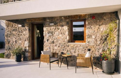 Mirthea Suites - Photo 78