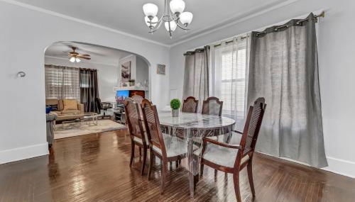 Renovated Main Floor Large 3 Bed House - Foto 4