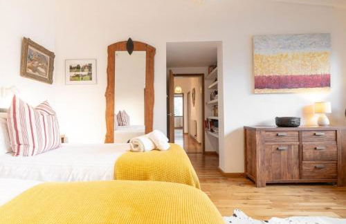 Stunning 6 Bedroom with Swimming Pool & Sauna! - Foto 66