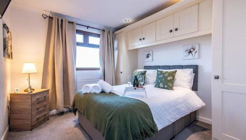 Cosy Countryside Hot Tub Retreat! Fully Central Heated with FREE Parking - Foto 4