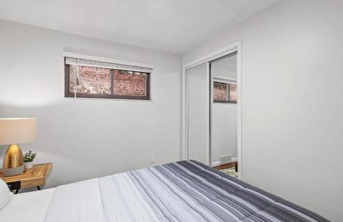 Stylish and Accessible Six Bedroom Home in Wexford/Pittsburg With Kids Amenities - Foto 23