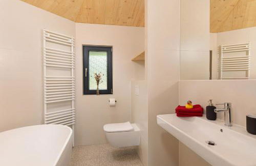 Traumhaus direkt am See mit Dachterrasse, Kamin und Badewanne - Photo 9