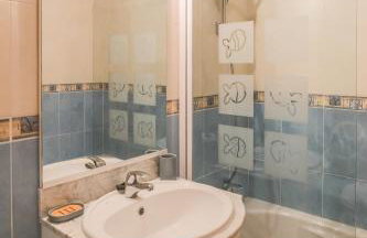 Top-floor 2 BR holiday home with sea view and pool - Foto 17