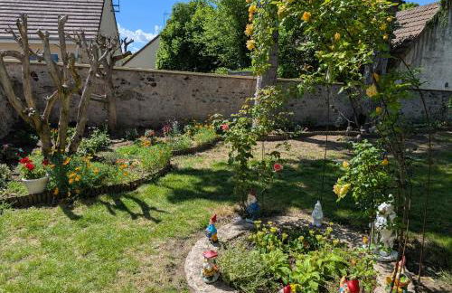 PETIT MAS COSY DU BORD DE LOIRE a 15 MM DU PARC LE PAL - Foto 13