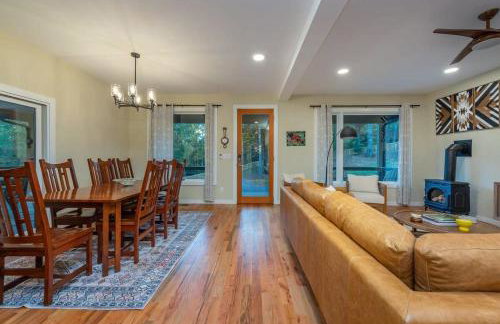 Near Asheville Hot Tub Fire Pit BBQ Sleeps 10 - Foto 12