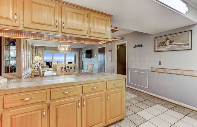 Comfortable Condo With Beautiful Ocean view by RedAwning - Foto 25