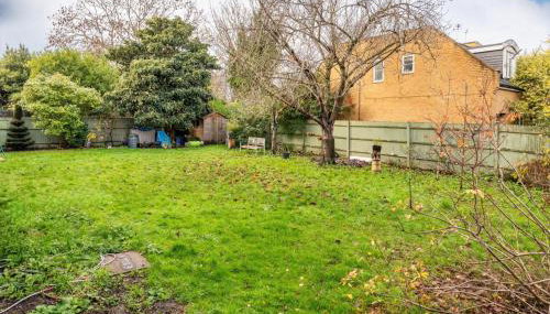 Serene 2 Bedroom Flat Free Off-Street Parking 1 ELWB Van Close to Tube - Foto 5, Garden, Garden view