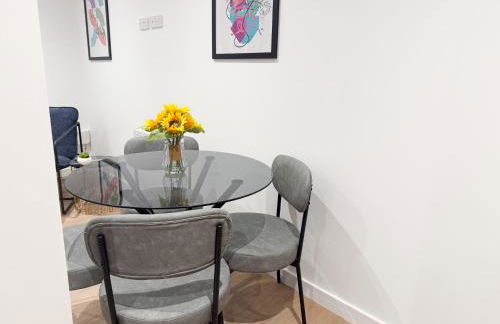 Spacious Modern 1 Bed Apartments in St Neots - Perfect for Contractors & Professionals - Free Parking - WiFi - Fully Equipped Kitchen - Smart TV Ideal for Work Stays and Long Projects - Foto 64