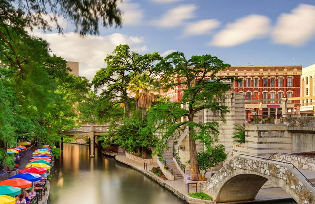 San Antonio Small Group Tour + River Cruise - Foto 1