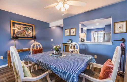 New Listing - Marsh Views Short Walk to Beach and Pools - Double Decks - Foto 6