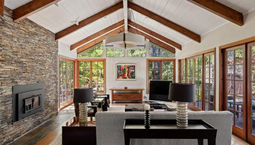 10 Acre Estate with Views Teahouse and Pickleball Court - Foto 2