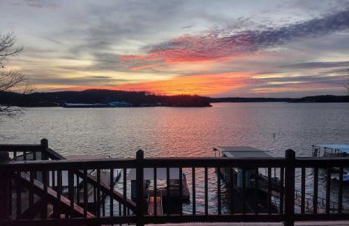 Lakefront Ozarks Home Deck and Boat Dock! - Foto 34