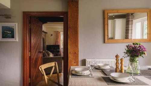 Half Way House, Clappersgate, sleeps 8 - Foto 3