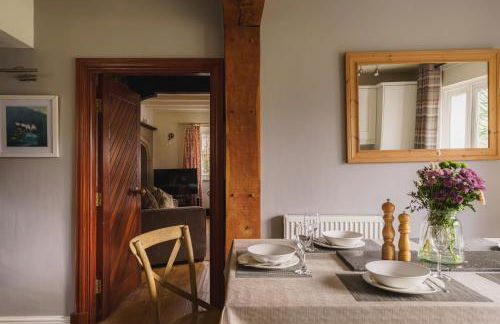 Half Way House, Clappersgate, sleeps 8 - Foto 3