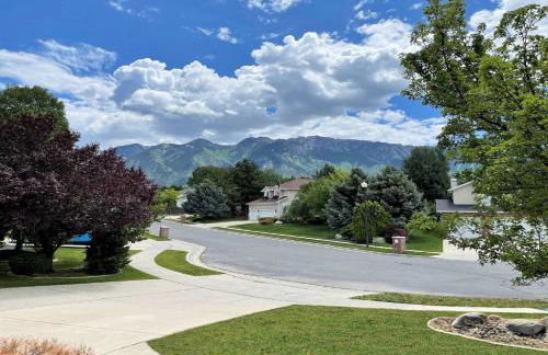 8-Bedroom Home Near the Foot of the Rocky Mountains - Foto 5