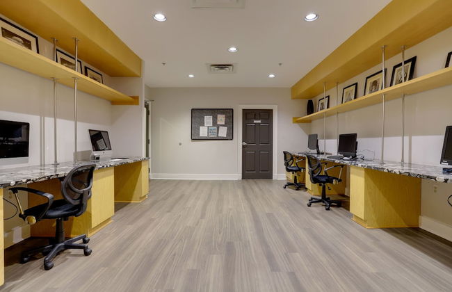 Spectacular Condo At Ballston With Gym - Photo 29