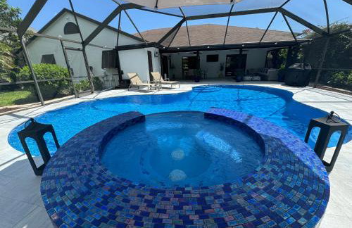 Three-Bedroom House - Best area-Heated Pool-Spa and Sauna Close to Beaches - Foto 22