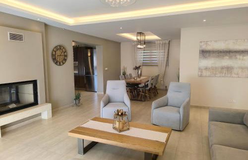 Luxury Villa Matzourana with Private Pool - Foto 8