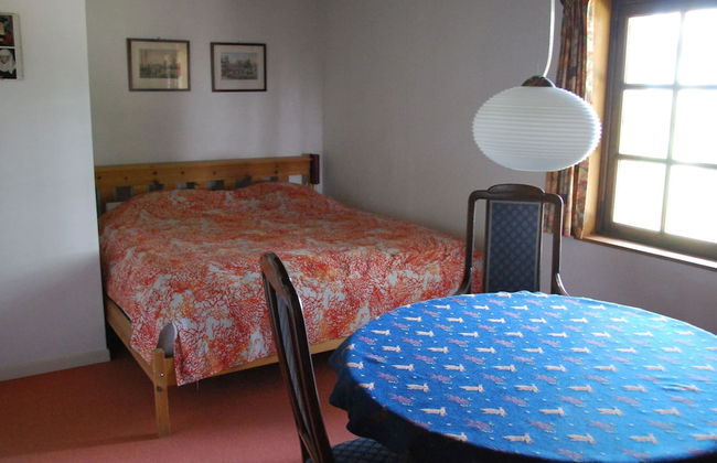 Large Hunting Lodge With Enormous Beautiful Garden - Photo 5