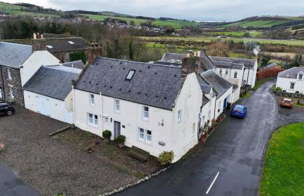 Cosy 4-Bed Cottage in Kirk Yetholm by MCPI Hosting, Perfect for Families & Holidaymakers - Foto 8