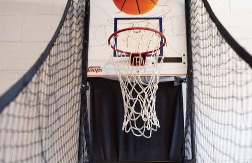 545 -Beautiful 4 Bed Home with Sparkling Pool and Games Room - Foto 51