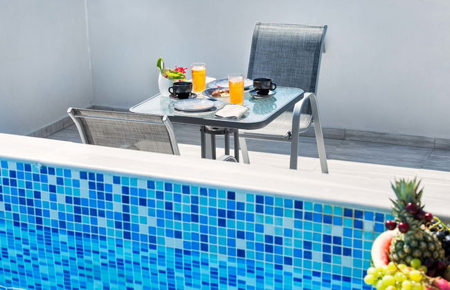 Nymphes Deluxe Accommodation - Photo 25