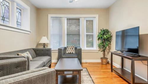 Tower Grove Getaway sleeps 8 - Foto 3