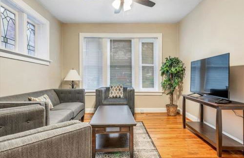 Tower Grove Getaway sleeps 8 - Foto 3