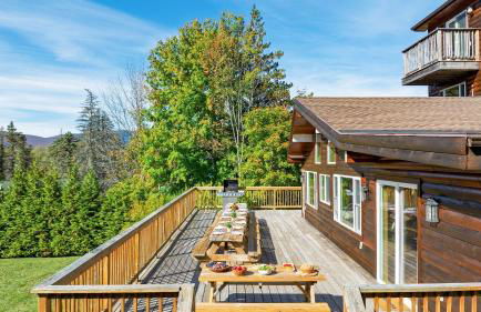 Mins to Hunter Mountain • Sleeps 36 • Pool Spa Games Bar Cozy Peaks Lodge by AvantStay - Foto 56