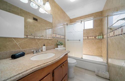 Marbella Lane - Serene & Spacious 3BR Haven - Foto 10