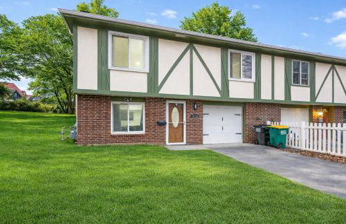 Beautiful Overland Park 3 King Bed Modern Getaway - Foto 7