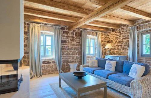 Villa Charlotte for 14 persons with 73m2 Pool in Central Istria - Daily Housekeeping & Breakfast Service - Foto 35