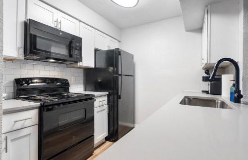 Furnished Apartments in University Hills - Foto 21