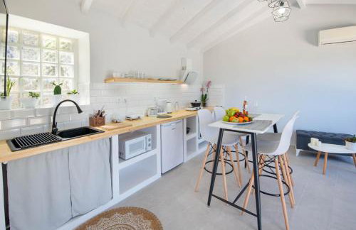 Paxos Couple House By Konnect - Photo 14