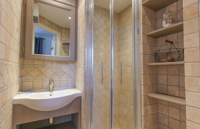 Charming Holiday Home With Terrace - Photo 11