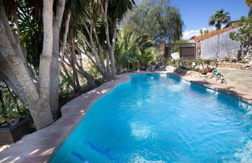 Casa Madre Tierra con jacuzzi piscina zona de barbacoa y preciosas vistas - Foto 12