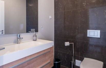 Quiet & Comfy Azorean Sapphire - Photo 12