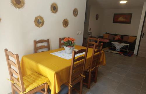 Cosy appartement RDC-terrasse et parking privé - Foto 29