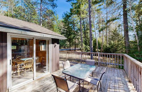 Quaint Lake Escape - Photo 5