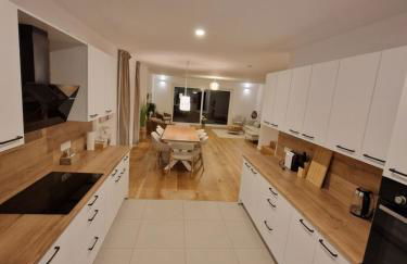 Modernes Neubauhaus ca 200 qm Nähe vom Flughafen - Foto 8