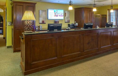 Beautiful Studio Apt in a great resort setting with fountains, courtyards, and pool with bar - Foto 32