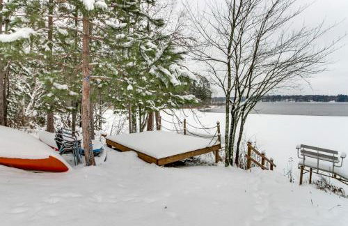 Dock and Foosball Esquagama Lake Family Cabin - Foto 3