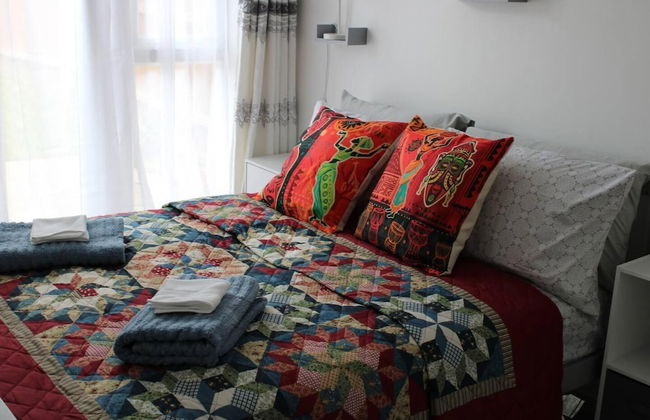 Apartment - Sleeps 4 - Garden - Parking - Photo 1