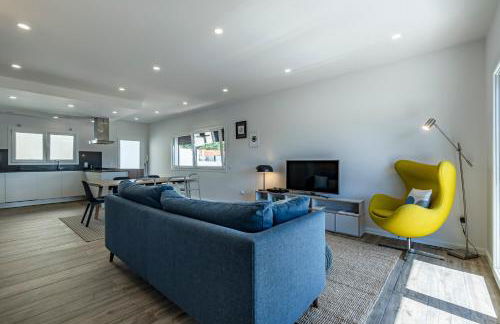 4 Bed Villa - Sleeps 8 - Pool - Garden - Parking - Foto 10